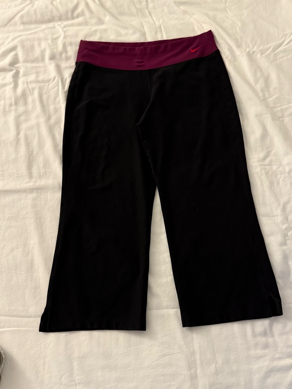 Y2K Nike black capri leggings with purple waistband, size S